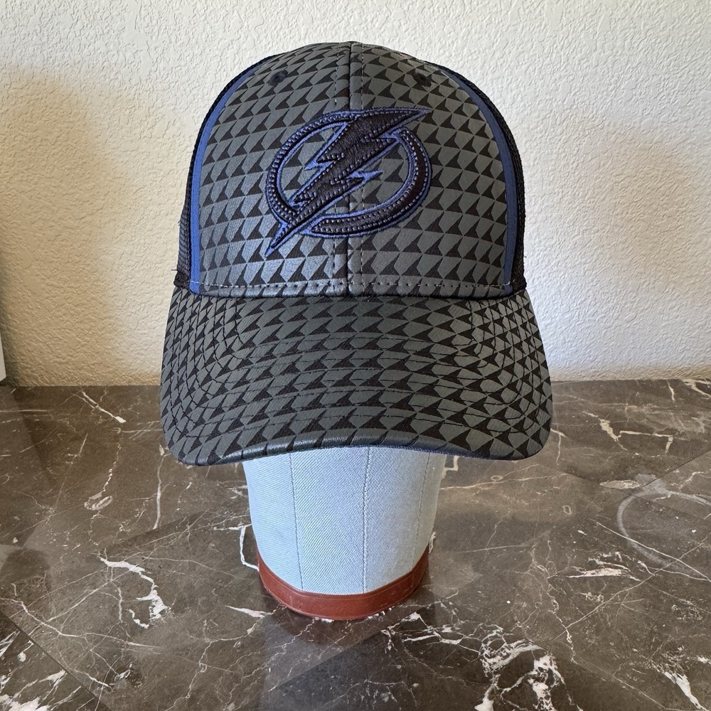 TAMPA BAY LIGHTNING Ball Hat, Grey, Blue And Black Reebok NHL adult size S/M
